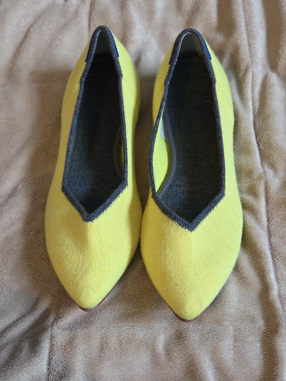 Rothys The Point *Wool* - Picture 1 of 3